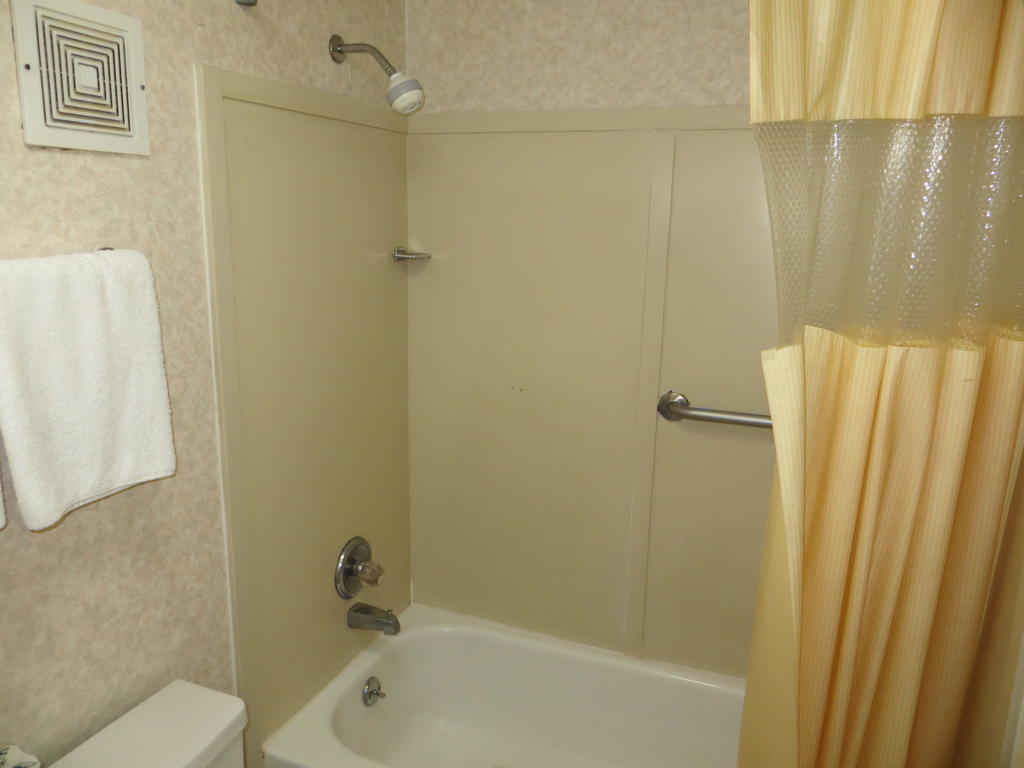 Relax Inn Birmingham Room photo